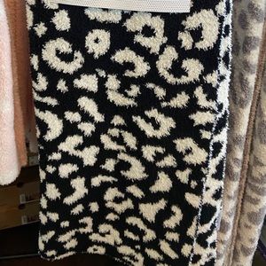 NWT Cupcakes & Cashmere Blanket - black/white